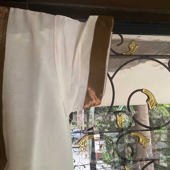 Off white A-line below knee length kurti from Prapti,Kolkata - Picture 4 of 8